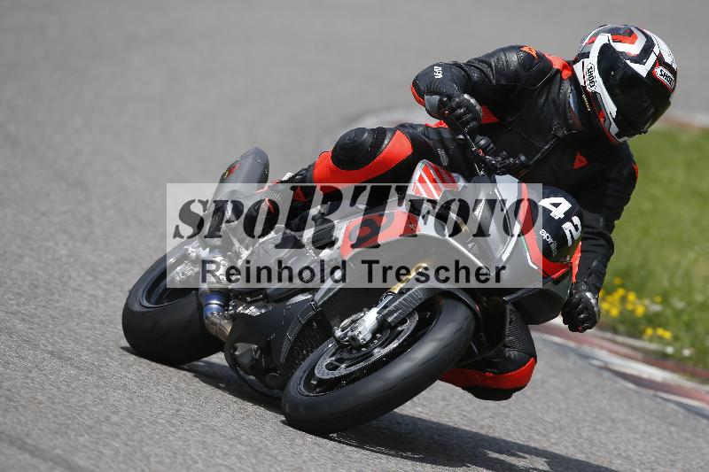 /Archiv-2024/29 12.06.2024 MOTO.CH Track Day ADR/Gruppe blau/42